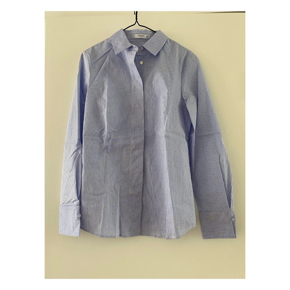 🌟Buy1get1 for free
 Mango shirt